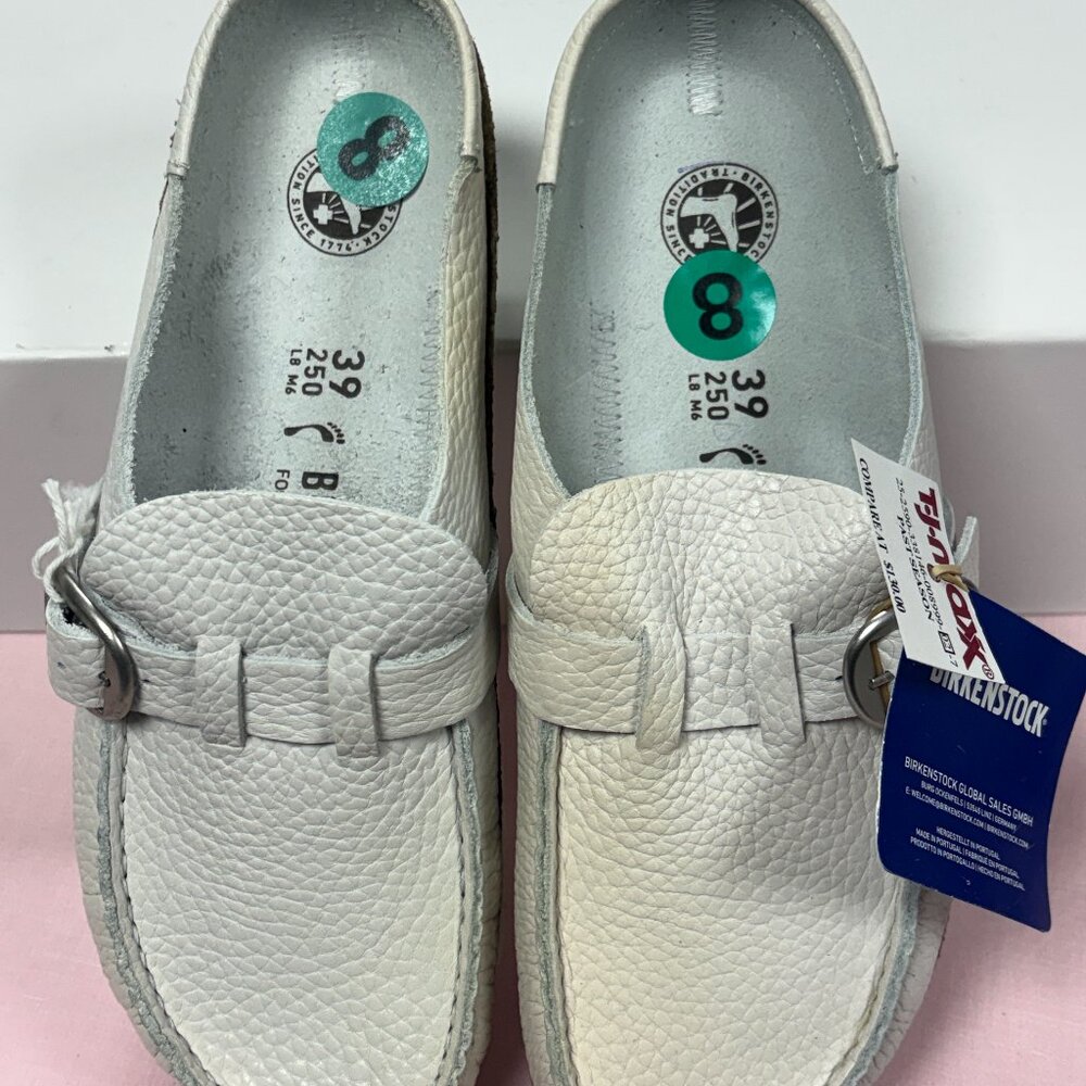 $130-NEW-Women-092102-White leather slip in Shoes.Sz-8.Made in Portugal.